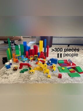 LEGO Duplo 300+ Pieces 11 people, car, police motorcycle, train vintage and new